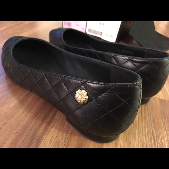 Chanel Black Flats With Box - Picture 2 of 4