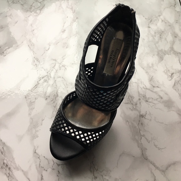 Vera Wang 4&1/2" heels, 1&1/2" platforms.