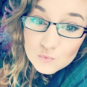 Meet your Posher, Crista