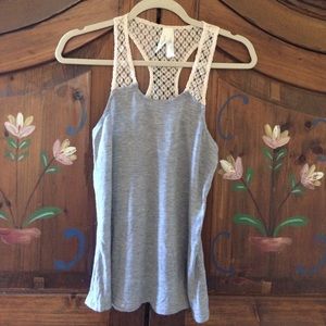 Underella lounge tank