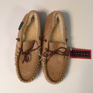 NWT Northwest Territory Boys Tan Moccasin  Size 4