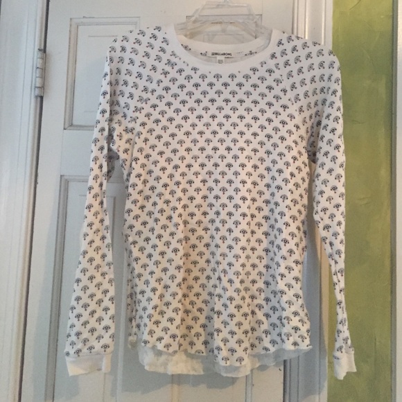 Patterned Billabong crew neck top