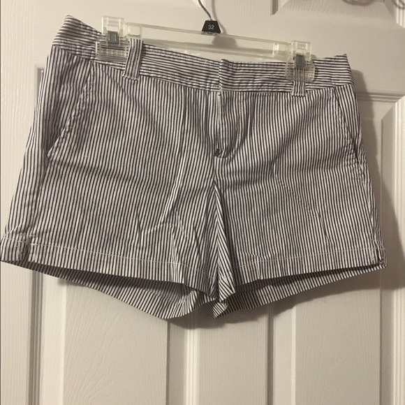 Black & white stripped shorts from NY&C