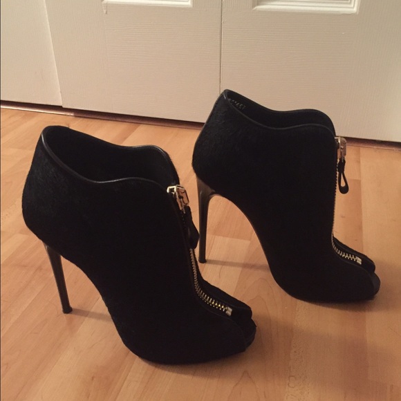 Tom Ford black pony hair stiletto booties - Picture 2 of 10