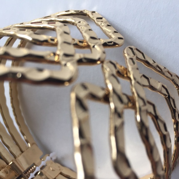 💋NEW: Gold Tone Spider Hand Bracelet Choki - Picture 4 of 4