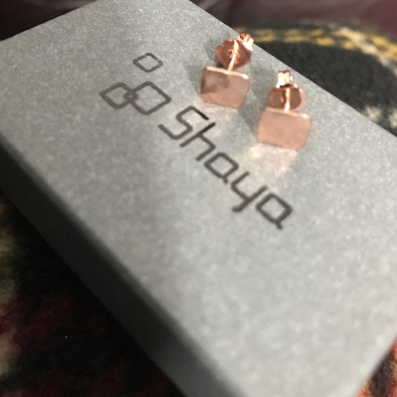 Shaya Rose gold Earrings