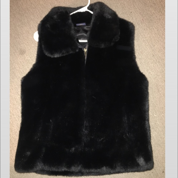 Brooks Brothers Jackets & Blazers - Brooks Brothers One Size Black Faux Fur Vest NWOT