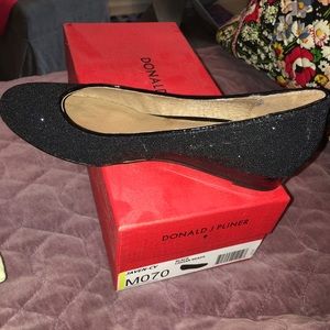 Brand new, never worn Donald J Pliner shoes