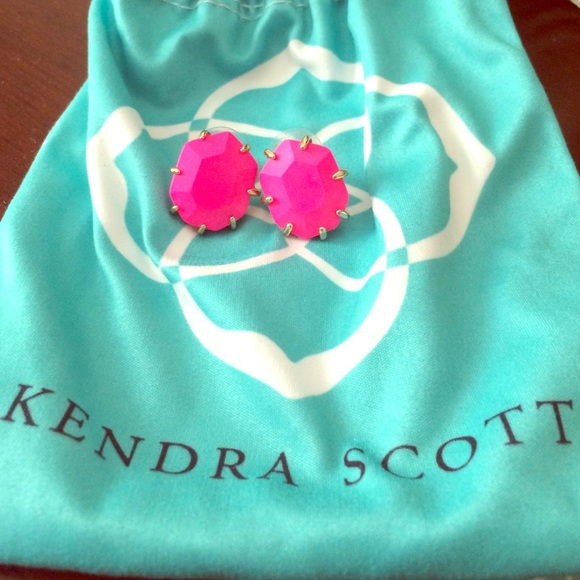 Discontinued Kendra Scott Morgan studs