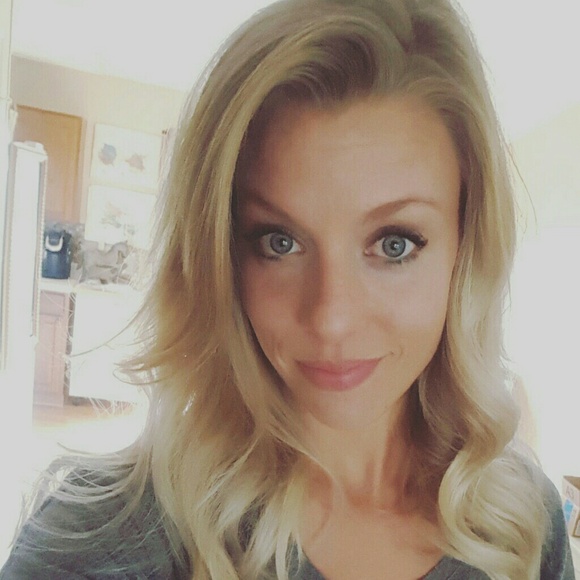 Meet your Posher, Camy - Picture 3 of 3