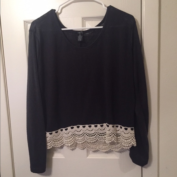 Rue 21 Grey Long Sleeved Crop Top