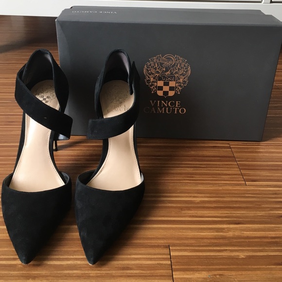 Suede Black pumps