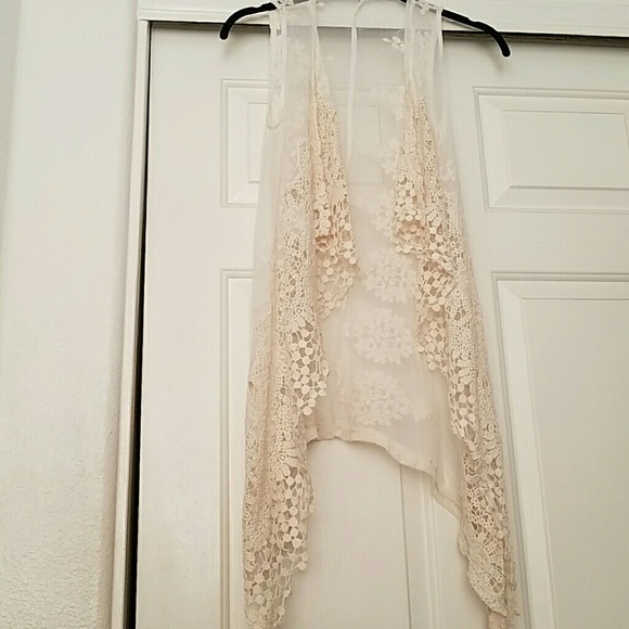 *SOLD* Cream lace sleeveless cardigan