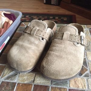 Ladies slip on American Eagle clogs.