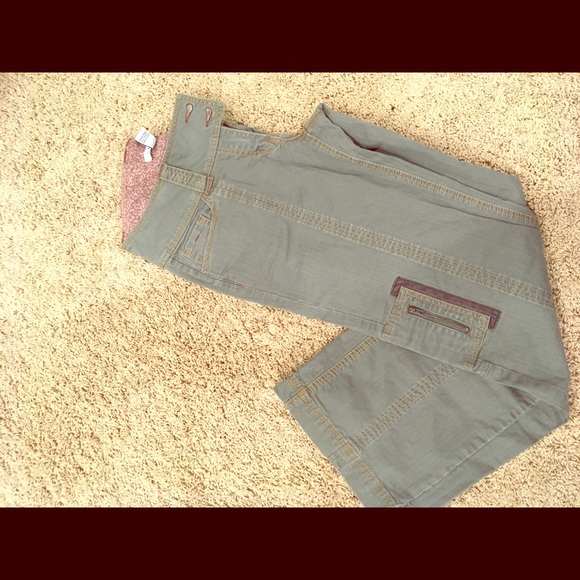 Cabi wide leg cargo pants olive green