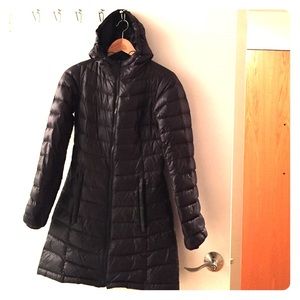 North Face Women's Coat, a chic and warm find!