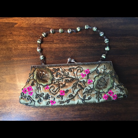 Beaded clutch. - Picture 1 of 4