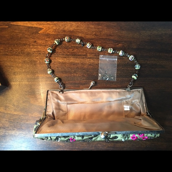 Beaded clutch. - Picture 4 of 4