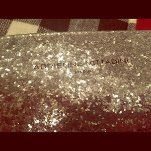 Adrianne Vittadini charging wallet/wristlet. EUC.