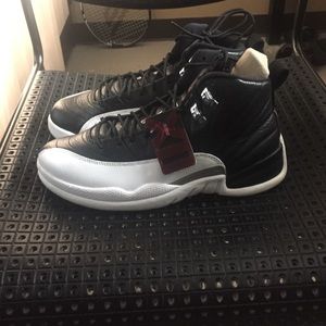 Playoff 12 size 8.5 VNDS