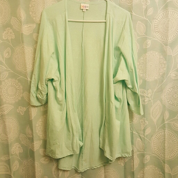 Excellent condition Mint colored Lindsay