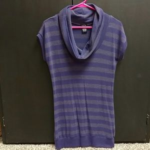 Short sleeve sweater