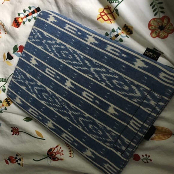 iPad case Aztec pattern - Picture 2 of 3