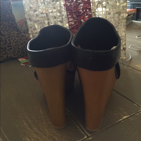 Cupid Size 7 Wedges - Picture 3 of 3