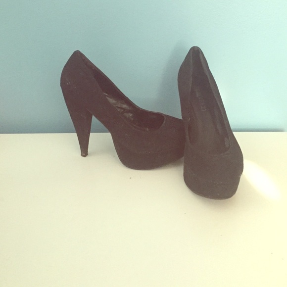 Velvet black heels
