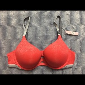 NEW Victoria Secret Tshirt Bra