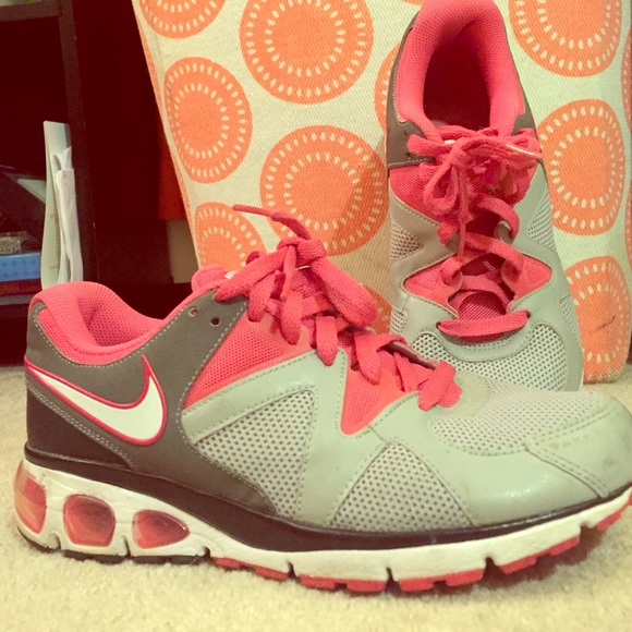 Women's US 8.5 Nike running shoes