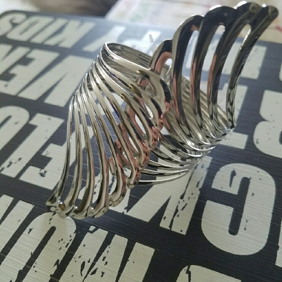 GOLD SILVER WINGED CUFF BRACELET - Picture 2 of 4