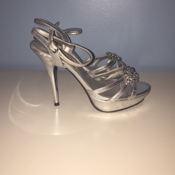 Prom heels!! - Picture 2 of 3