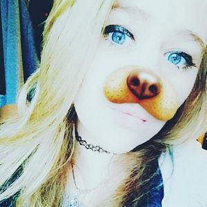 Meet your Posher, Courtney