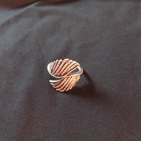 Pandora SILVER Majestic Feathers Ring