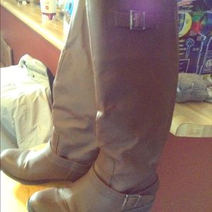Brown boots