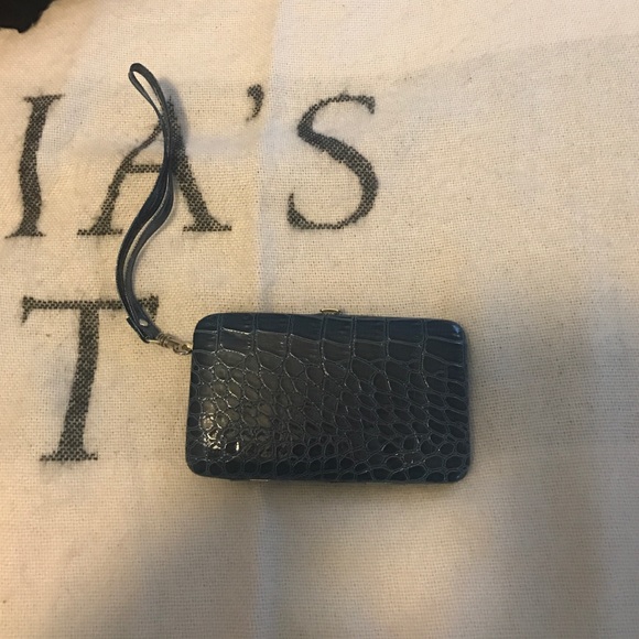 Blue wristlet! - Picture 2 of 3