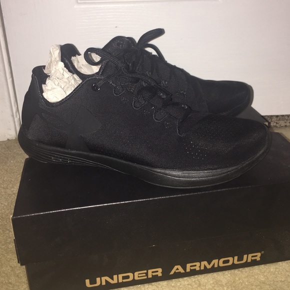 Black under armour shoes