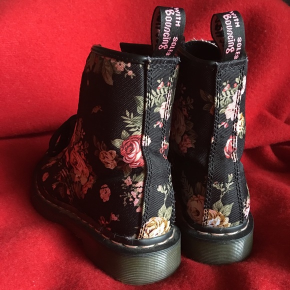 Dr Martens Air Wair Rose Canvas Boot Size 6 - Picture 3 of 4