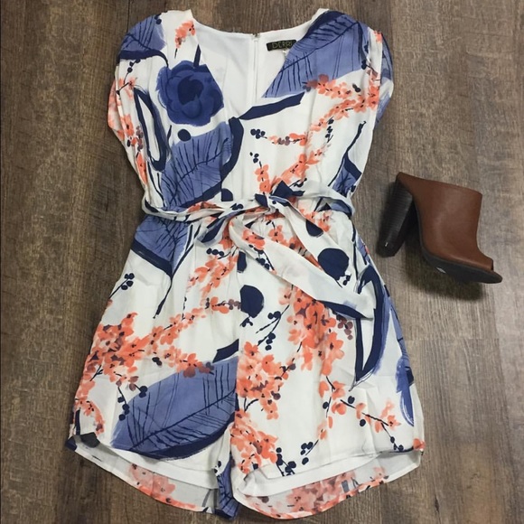 Adorable romper 💙