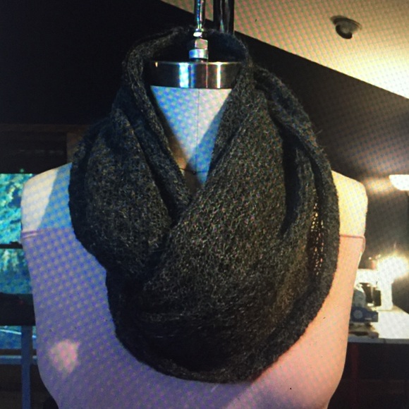 Infinity scarf