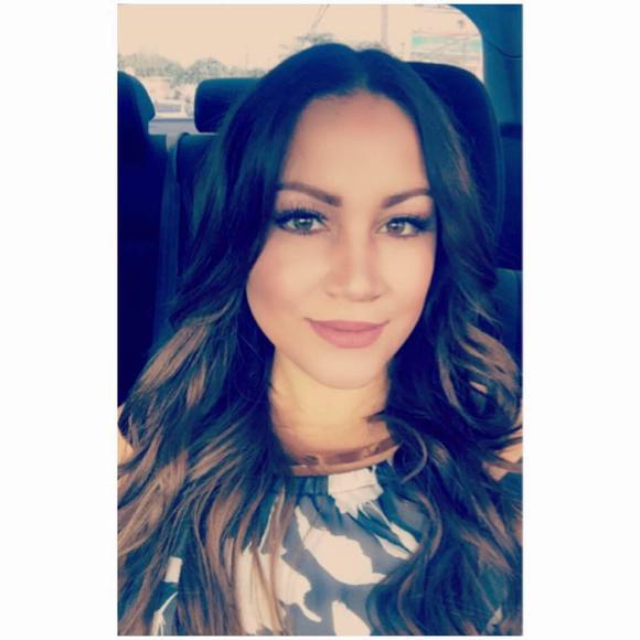 Meet your Posher, Tania