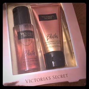 VS blush fragrance mist & lotion