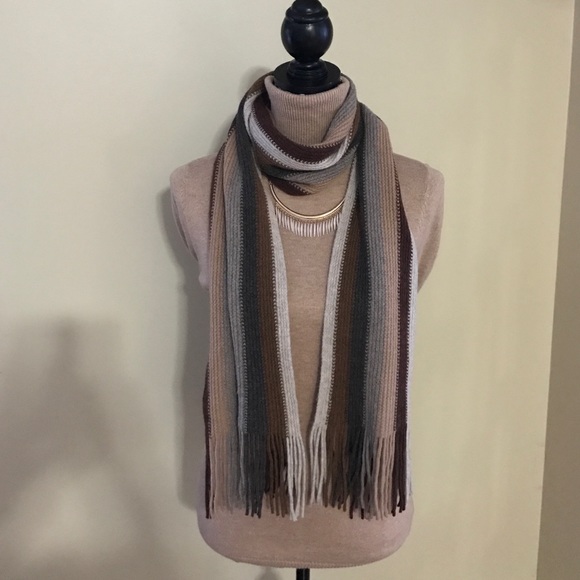 Wool scarf