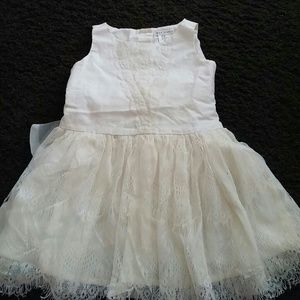 Beautiful girls Max Studio dress