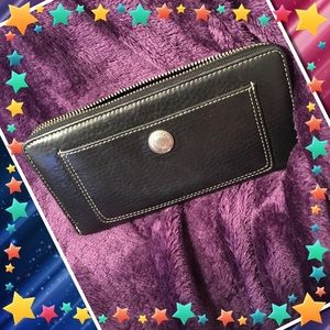 🖤Coach Zippered Wallet💟 AUTHENTIC ♥️