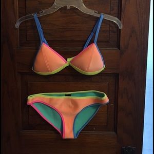 Triangl Bikini Set