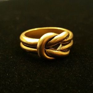 Premier Designs Love Knot Size 8