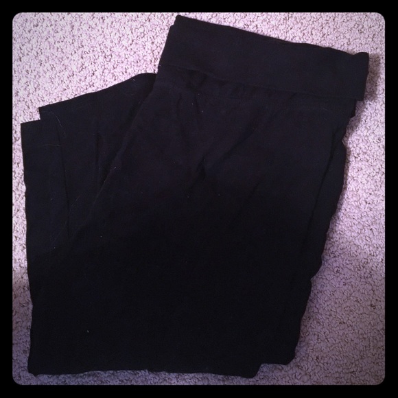 Capri yoga pants. Brand new!