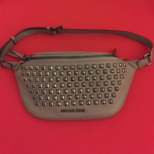 🎉SALE🎉 Michael Kors Rhea Pyramid Studs Belt Bag